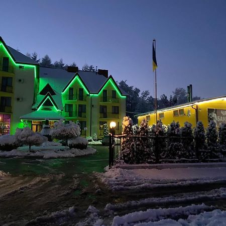 Hotel Restaurant Vizit Truskavets Exterior foto