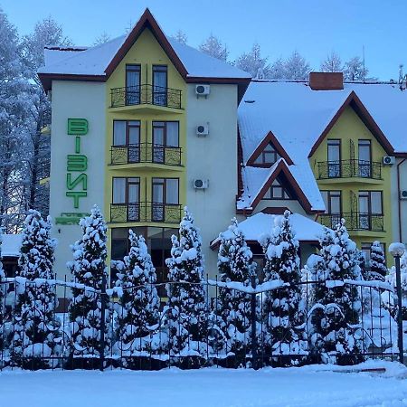 Hotel Restaurant Vizit Truskavets Exterior foto
