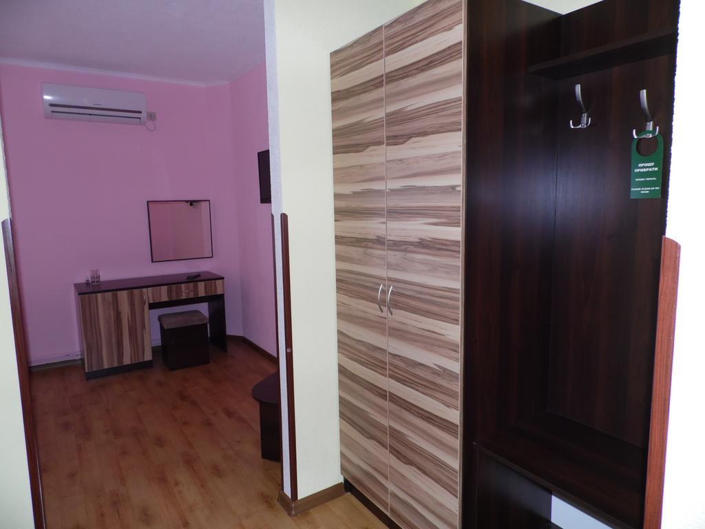 Hotel Restaurant Vizit Truskavets Habitación foto