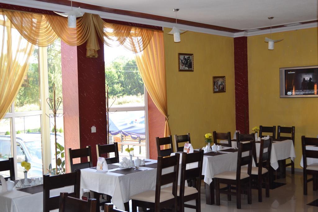 Hotel Restaurant Vizit Truskavets Exterior foto