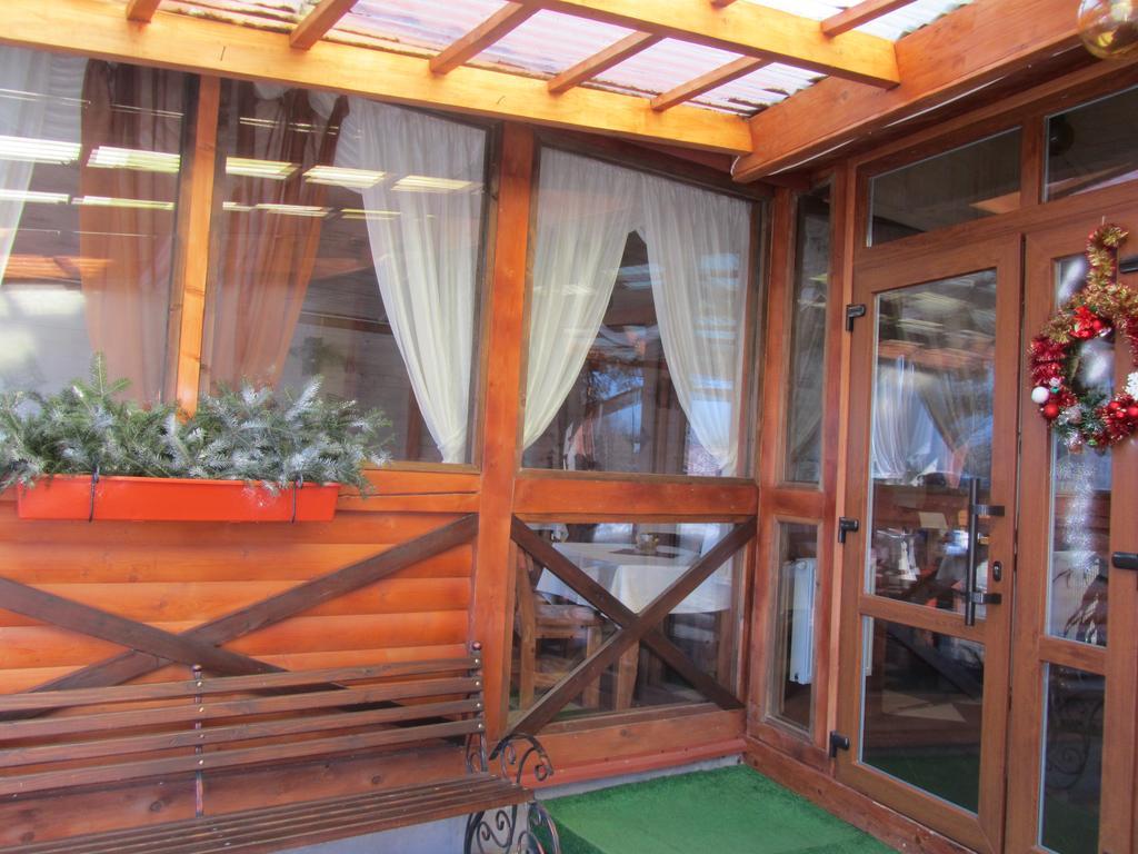 Hotel Restaurant Vizit Truskavets Exterior foto